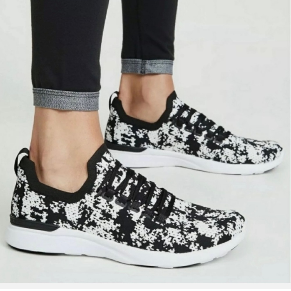 APL"Athletic Propulsion Lab Lululemon Techloom Breeze Camo -Black & White